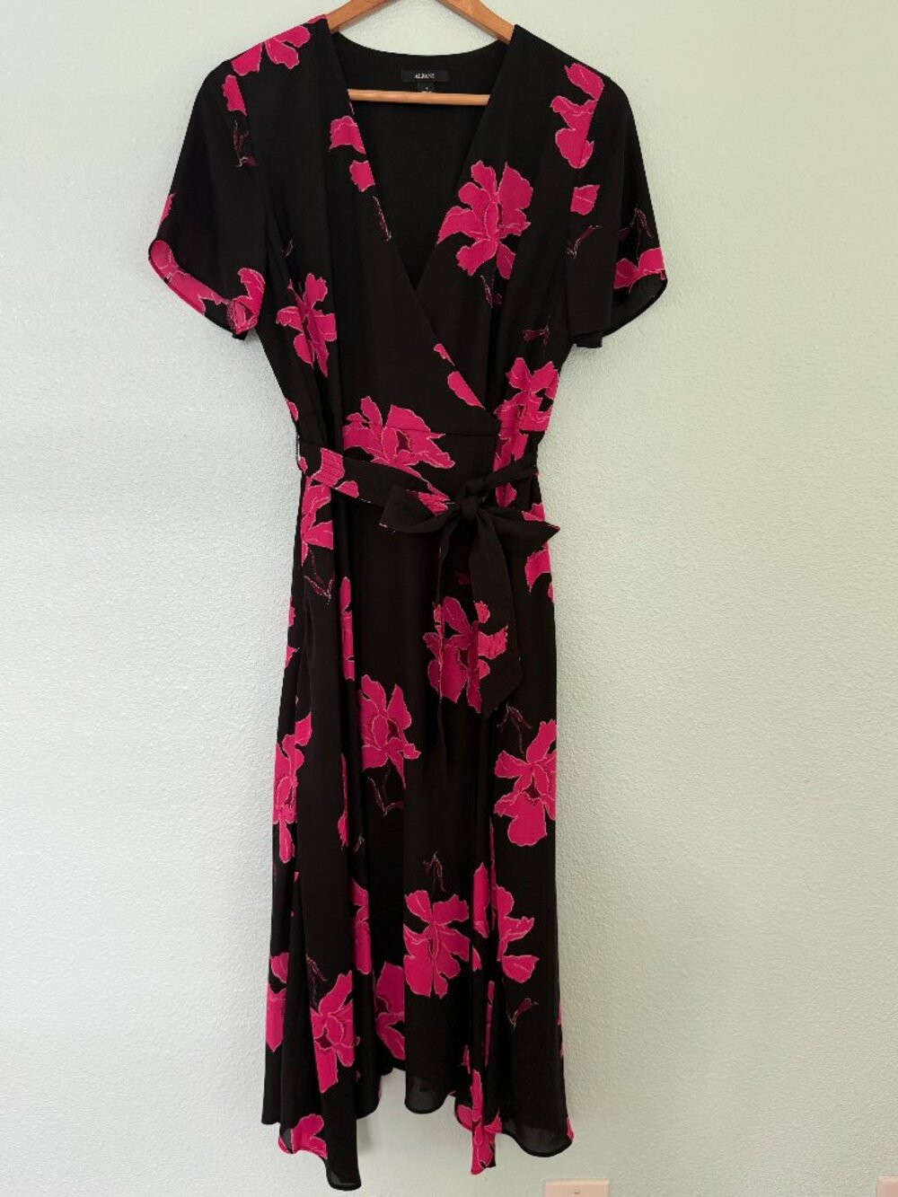 Alfani Black Pink Floral Wrap Tie Waist Dress Size 10 - Picture 2 of 12